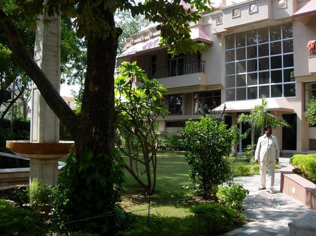 阿南达克里希纳范酒店 Vrindāvan 外观 照片